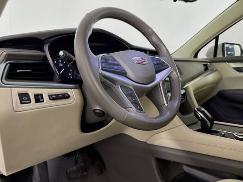 Used 2021 Cadillac XT5 Premium Luxury image 22