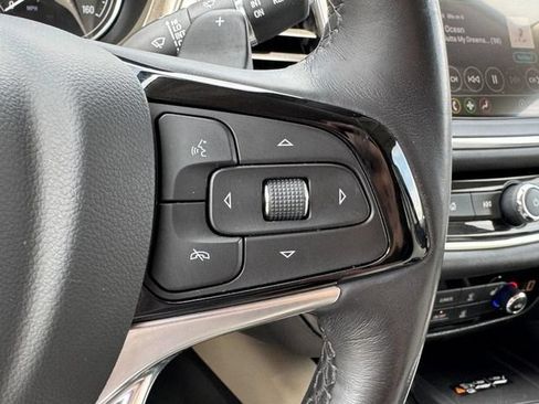 Used 2024 Buick Enclave Essence w/ Technology Package FWD image 18