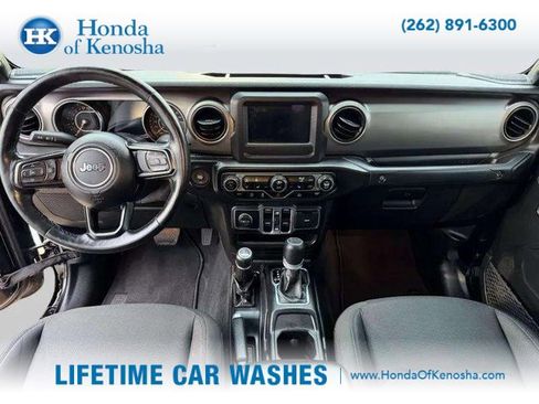 Used 2020 Jeep Gladiator Sport w/ Technology Group image 19