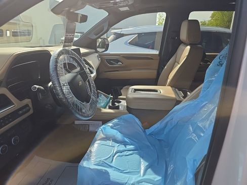 Used 2024 Chevrolet Tahoe Premier w/ Premium Package image 13
