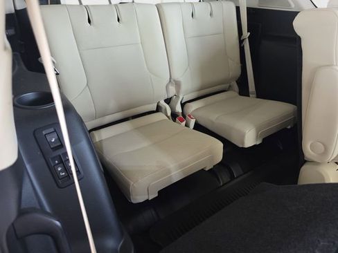 Certified 2022 Lexus GX 460 Premium AWD/4WD image 12