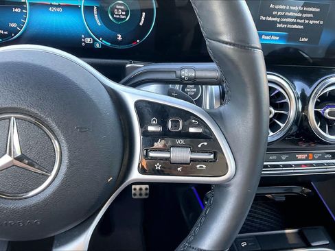 Used 2020 Mercedes-Benz GLB 250 image 25