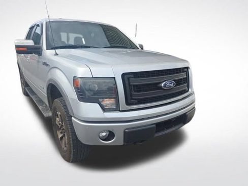 Used 2014 Ford F150 FX4 w/ Equipment Group 402A Luxury AWD/4WD image 8