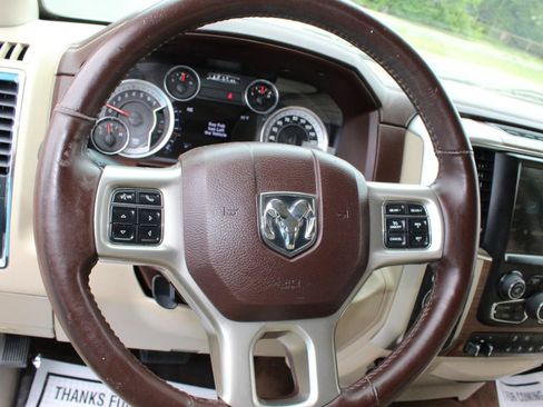 Used 2016 RAM 1500 Laramie w/ Convenience Group AWD/4WD image 25