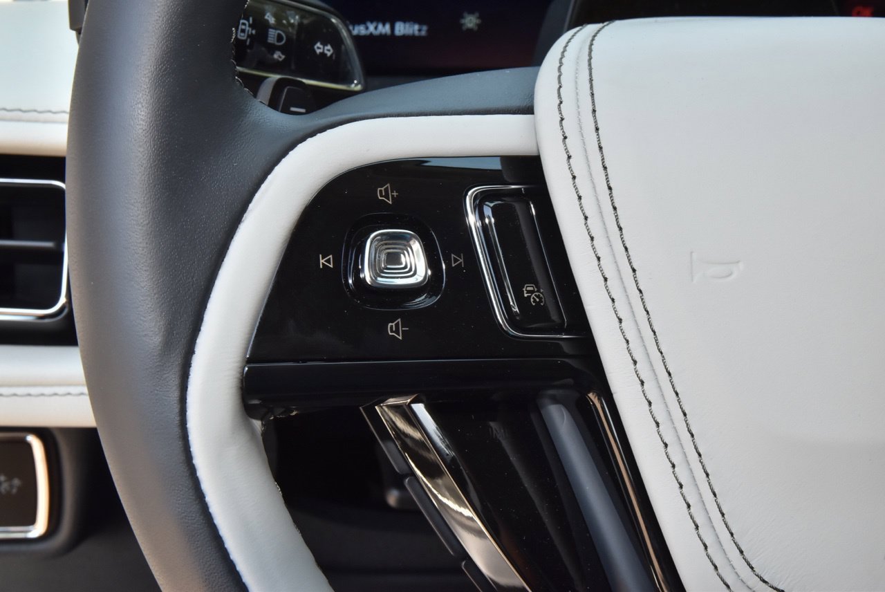 New 2026 Lincoln Aviator 2WD image 25