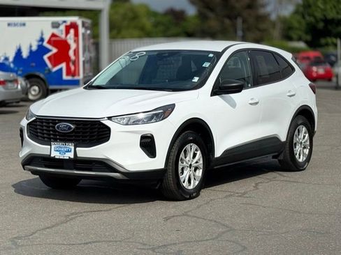 Used 2025 Ford Escape Active AWD/4WD image 4
