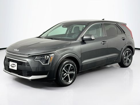 Used 2023 Kia Niro LX FWD image 6