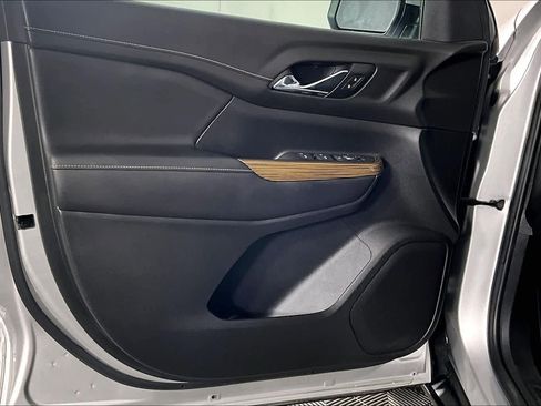 Used 2020 GMC Acadia SLE FWD image 21