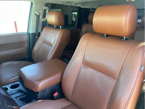 Used 2019 Toyota Sequoia Platinum image 14