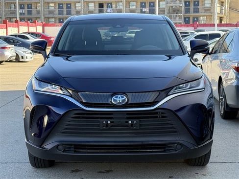 Used 2023 Toyota Venza LE image 7