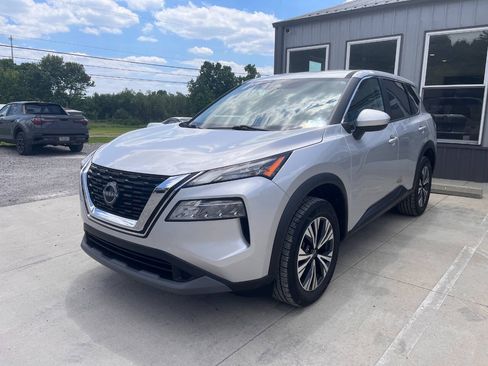 Used 2023 Nissan Rogue SV AWD/4WD image 3