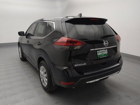 Used 2019 Nissan Rogue S image 5