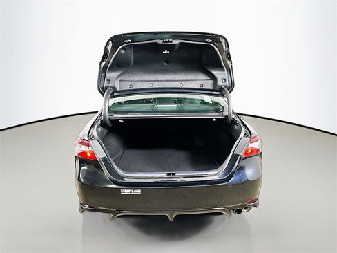 Used 2024 Toyota Camry SE image 33