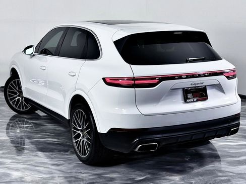 Used 2022 Porsche Cayenne AWD/4WD image 12