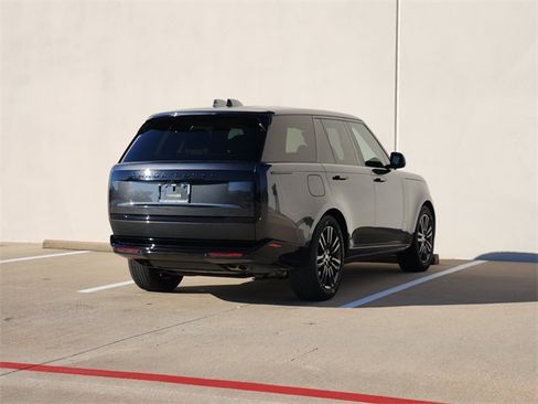 Used 2024 Land Rover Range Rover SE image 7