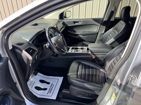 Used 2024 Ford Edge SEL image 9