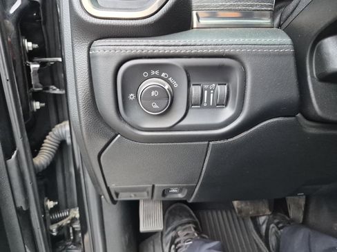 Used 2021 RAM 3500 Limited image 27