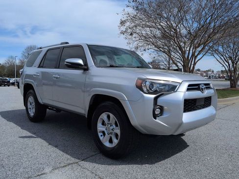 Used 2022 Toyota 4Runner SR5 Premium w/ Moonroof Package image 2