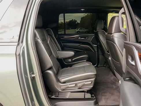 Certified 2023 Cadillac Escalade ESV Premium Luxury image 10