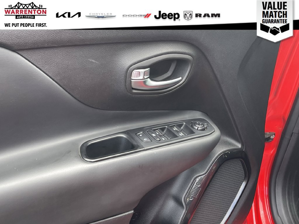 Used 2018 Jeep Renegade Altitude AWD/4WD image 18