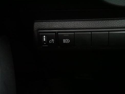 Certified 2025 Toyota Corolla LE FWD image 27