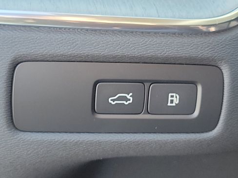 New 2025 Volvo XC60 T8 Plus w/ Protection Package Premier image 19