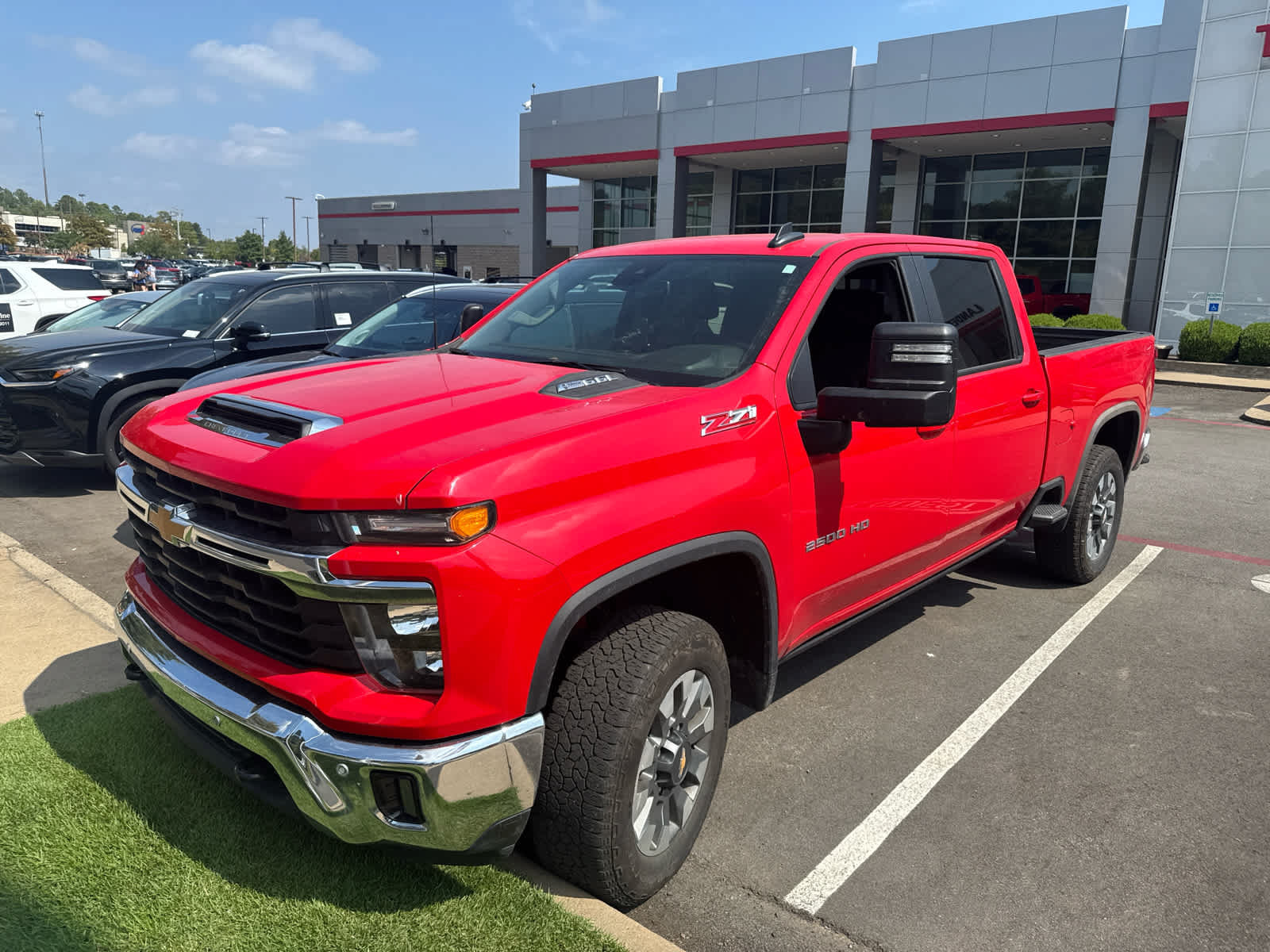 Used 2025 Chevrolet Silverado 2500 LT w/ All Star Edition AWD/4WD image 2