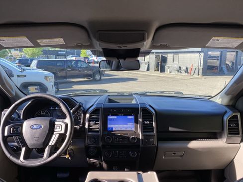 Used 2018 Ford F150 XLT w/ Equipment Group 302A Luxury AWD/4WD image 12