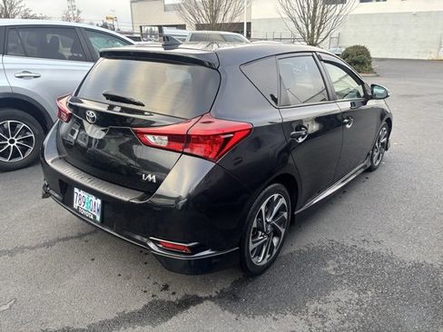 Used 2018 Toyota Corolla iM image 2