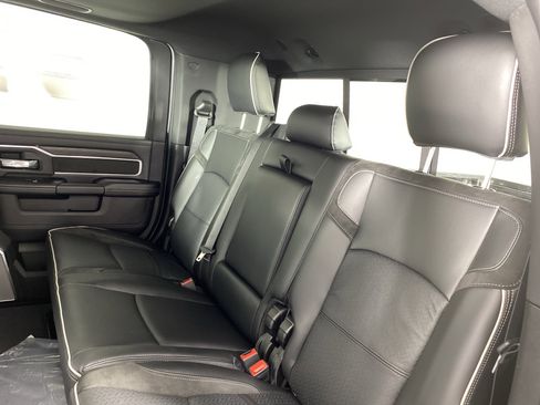New 2026 RAM 2500 Laramie AWD/4WD image 32