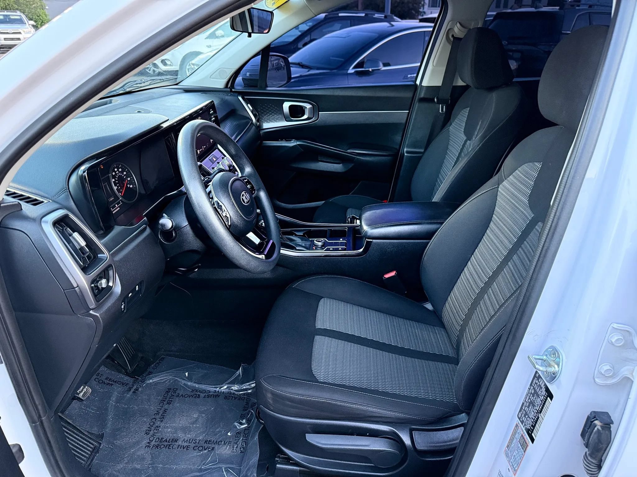 Used 2021 Kia Sorento LX AWD/4WD image 12