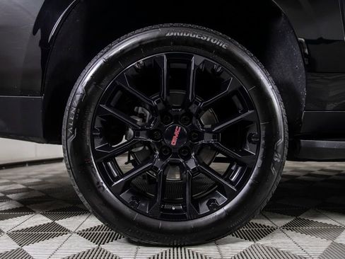 Used 2023 GMC Yukon XL SLT w/ SLT Premium Package image 48