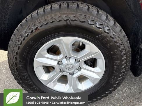 Used 2016 Toyota 4Runner SR5 Premium image 9