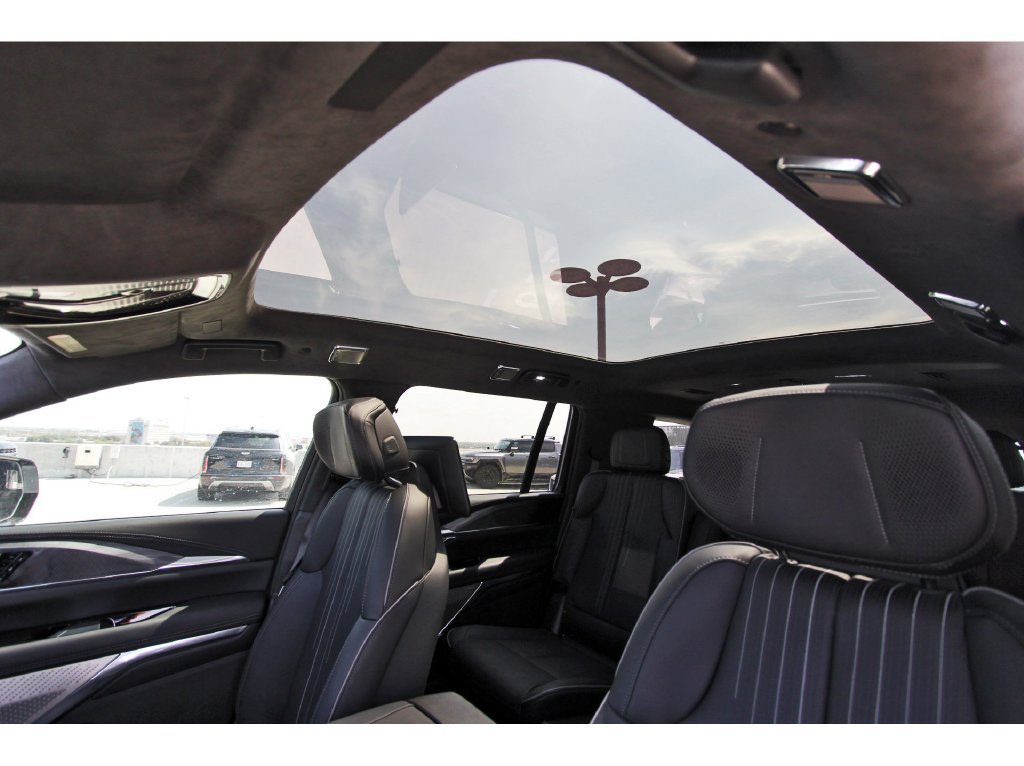 New 2026 Cadillac Escalade IQL Sport 2 w/ LPO, ONYX Package AWD/4WD image 24