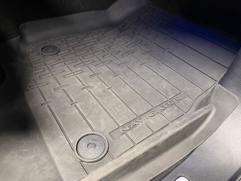 Used 2024 Lincoln Navigator Reserve image 36