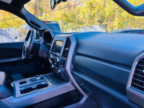 Used 2020 Ford Expedition XLT image 16