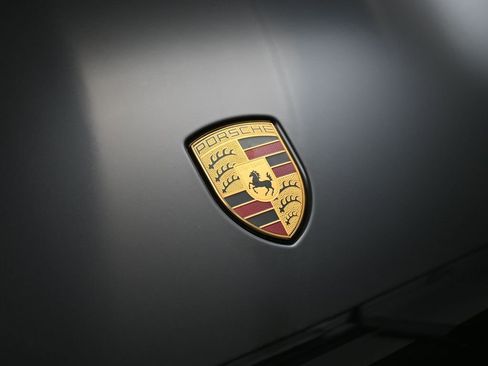 Certified 2025 Porsche Macan AWD/4WD image 13