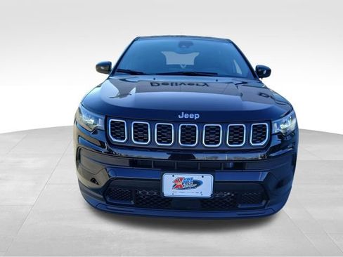 Used 2024 Jeep Compass Sport image 8