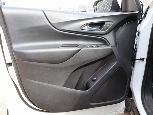 Used 2018 Chevrolet Equinox LT image 22