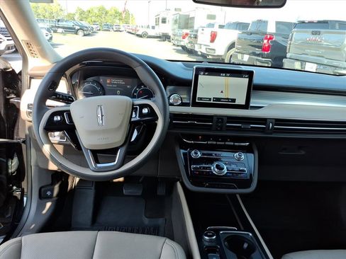 Used 2022 Lincoln Corsair Standard w/ Equipment Group 101A image 13