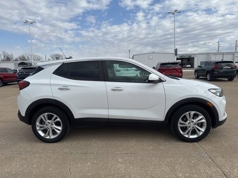 Used 2021 Buick Encore GX Preferred w/ Cold Weather Comfort Package image 2
