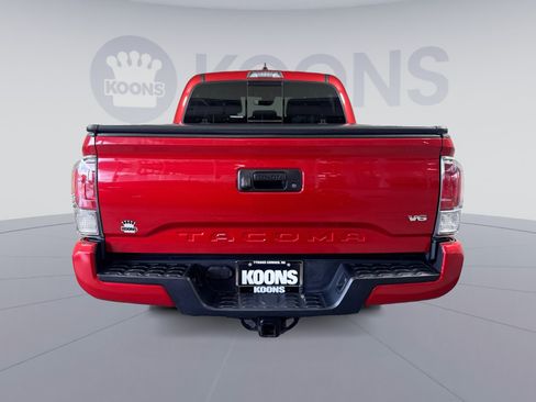 Used 2022 Toyota Tacoma TRD Sport AWD/4WD image 5