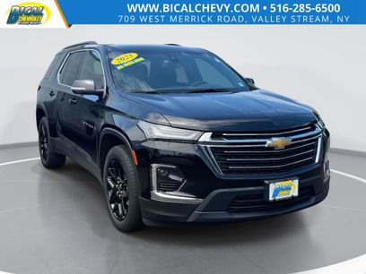 Used 2023 Chevrolet Traverse LT
