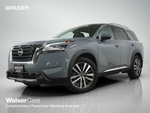 Used 2022 Nissan Pathfinder Platinum w/ Cargo Package AWD/4WD image 1