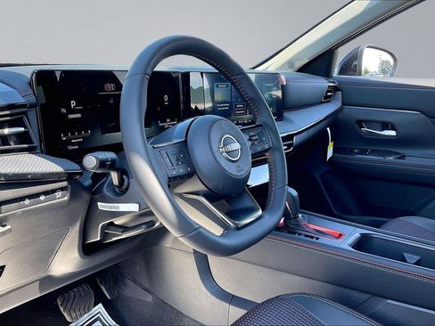 New 2026 Nissan Kicks SR FWD image 7