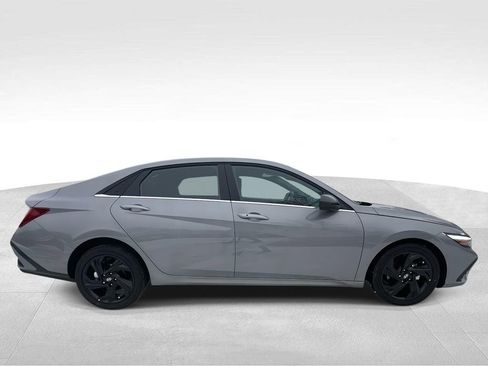 New 2026 Hyundai Elantra SEL Sport Premium FWD image 5