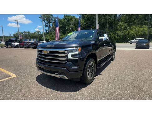 Used 2023 Chevrolet Silverado 1500 High Country w/ Technology Package AWD/4WD image 4