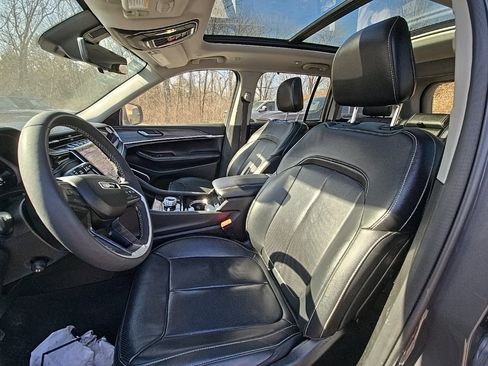 Used 2022 Jeep Grand Cherokee Limited 4xe w/ Luxury Tech Group II image 14