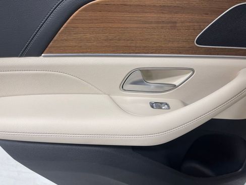 Used 2024 Mercedes-Benz GLE 350 4MATIC image 24