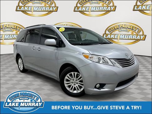 Used 2015 Toyota Sienna XLE image 1
